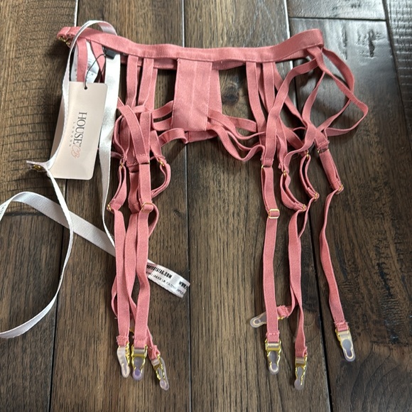 House of CB NWT Salmon Pink Garter Belt Size Medium - Picture 5 of 5